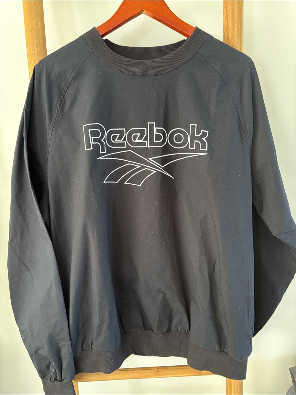 Reebok Black Crewneck jacket pockets Logo Size Large